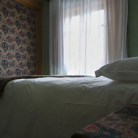 Vibo In Centro Bed & Breakfast วีโบ วาเลนเซีย ภายนอก รูปภาพ