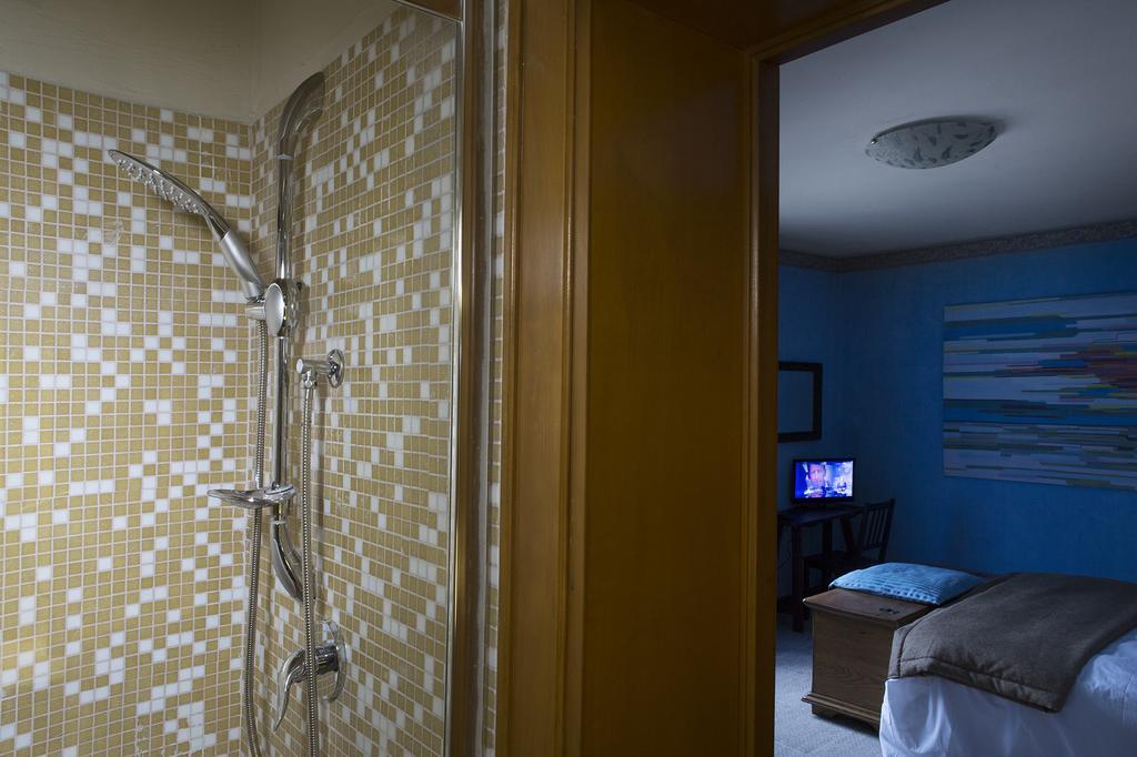 Vibo In Centro Bed & Breakfast วีโบ วาเลนเซีย ห้อง รูปภาพ