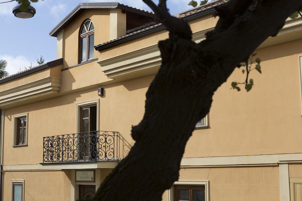 Vibo In Centro Bed & Breakfast วีโบ วาเลนเซีย ห้อง รูปภาพ